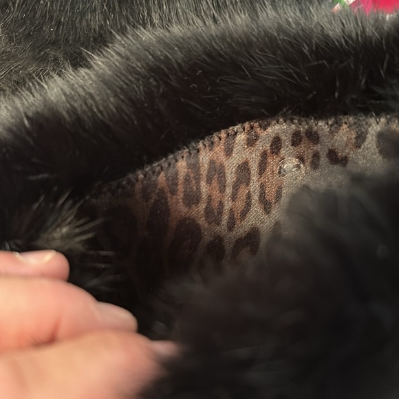 LIKE NEW AQUATALIA “PRINCE” suede/rabbit fur trim boots. Black. Size 9.5 EUC - Picture 9 of 10